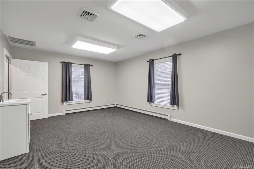 More Photos Of 2679 Route 17M, Goshen Medical For Lease