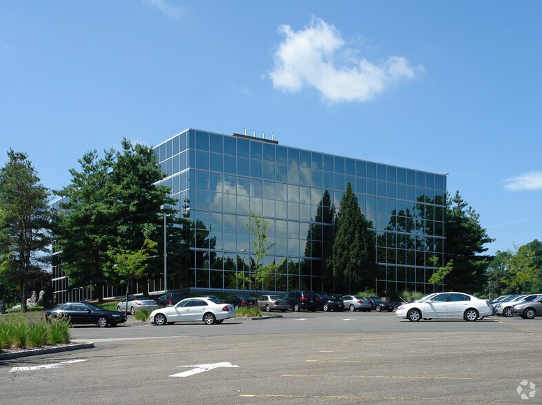 More Photos Of 2500 Westchester Ave, Purchase Office For Lease