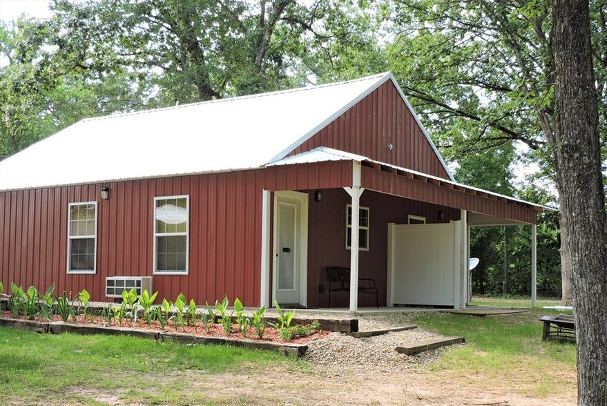 More Photos Of 1083 N 4290 Rd, Hugo Hotel For Sale