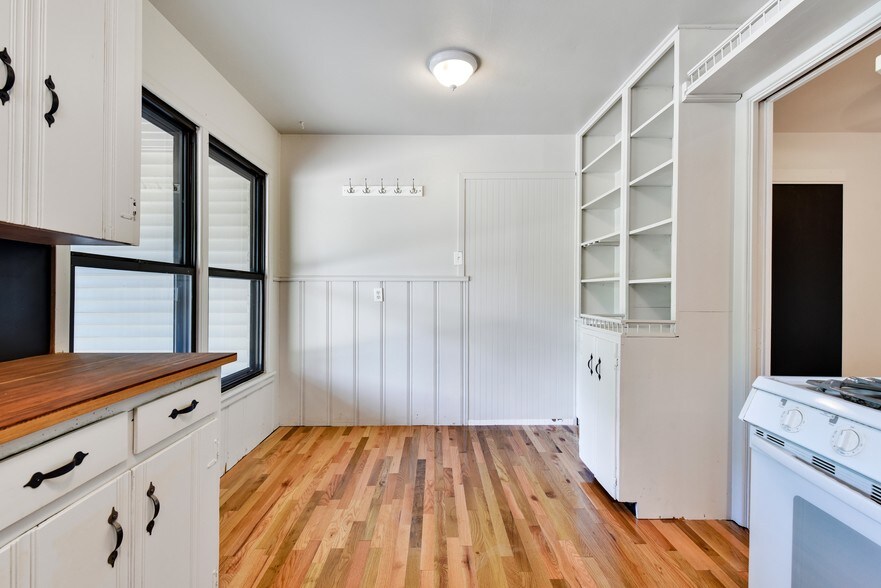 More Photos Of 13813 Ann Pl, Austin Office For Lease