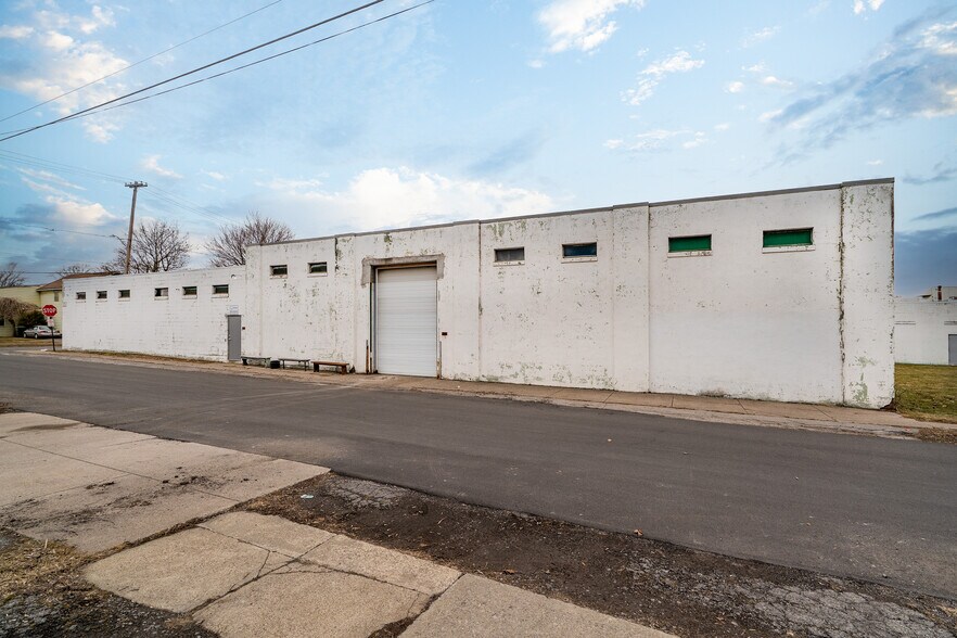 More Photos Of 59 Felton St, North Tonawanda Industrial For Sale