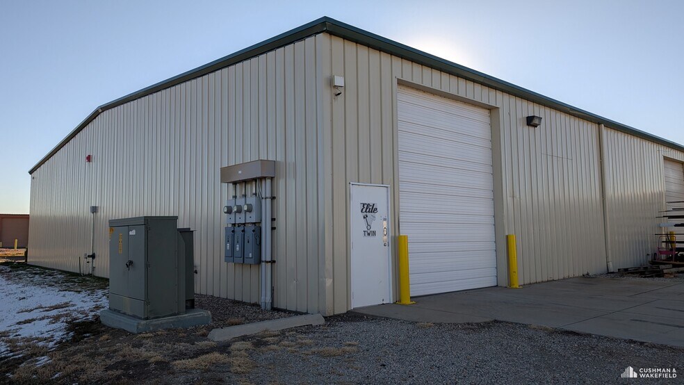 More Photos Of 14125-14133 Mead St, Longmont Flex For Lease