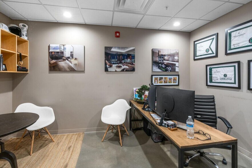 More Photos Of 12 Penny Ln, Gallatin Gateway Showroom For Sale