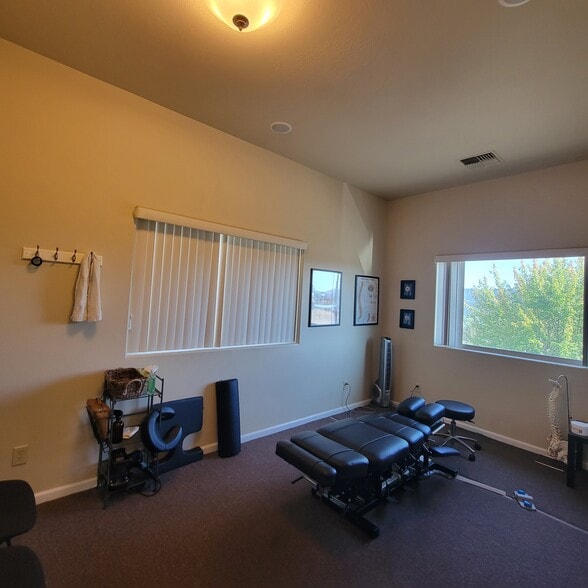 More Photos Of 2460 NW Troost St, Roseburg Medical For Lease