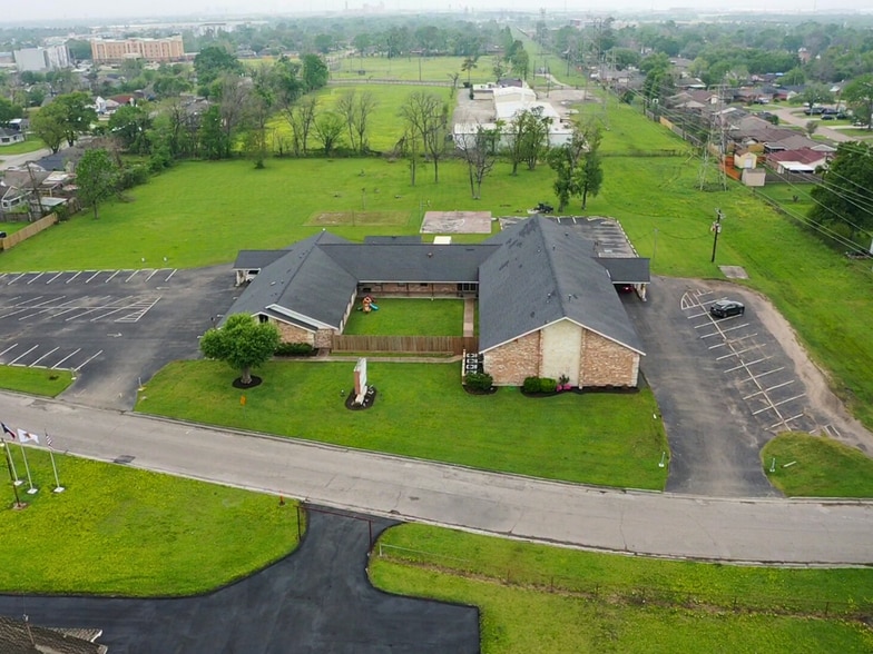 More Photos Of 618 Baca St, Houston Religious Facility For Sale