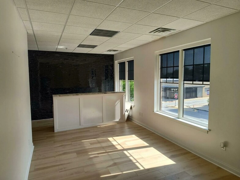 More Photos Of 123 N Main St, Crown Point Coworking Space