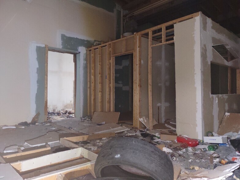 More Photos Of 1615 Retreat St, Baltimore Warehouse For Sale