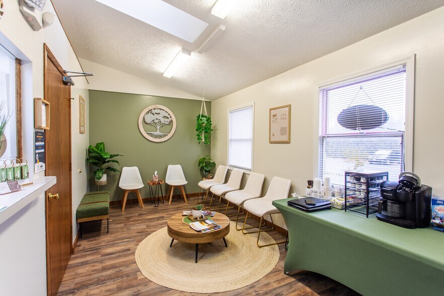 More Photos Of 1864-1870 Dayton Germantown Pike, Germantown Medical For Sale