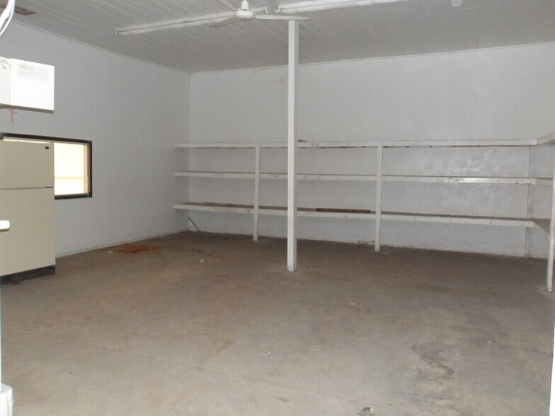 More Photos Of 618 W Van Buren Ave, Harlingen Light Distribution For Sale