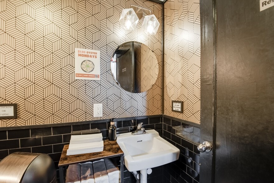 More Photos Of 65 N 7th St, Brooklyn Warehouse For Sale