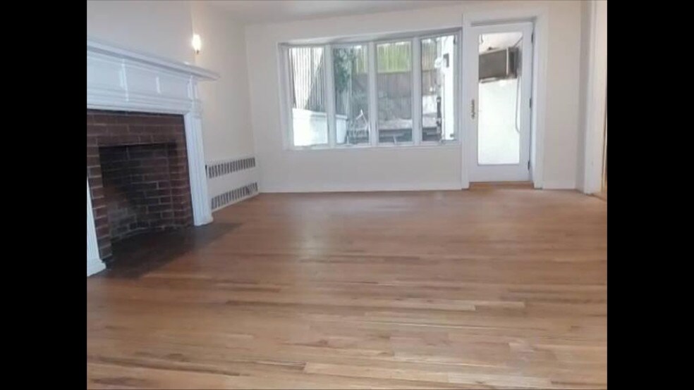 More Photos Of 102 Pierrepont St, Brooklyn Apartments For Sale