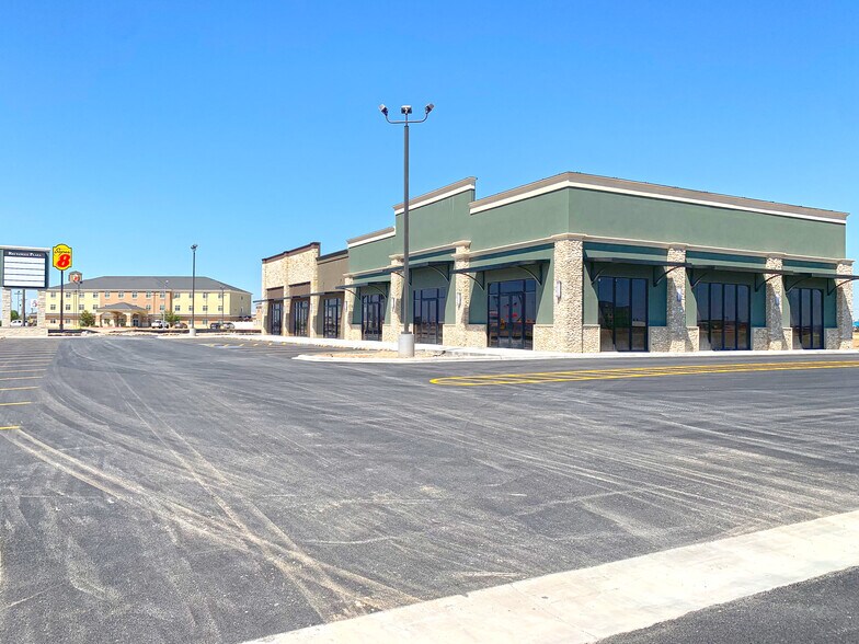 More Photos Of 2901 E Interstate 20, Odessa Storefront For Lease
