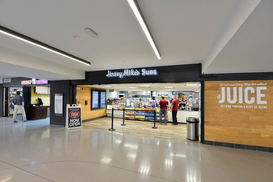 More Photos Of 2 Gateway Ctr, Newark Office For Lease