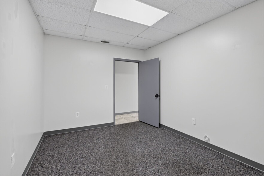 More Photos Of 2027 Sherman St, Hollywood Flex For Lease