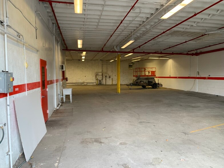 More Photos Of 1481-1489 Blondell Ave, Bronx Warehouse For Lease