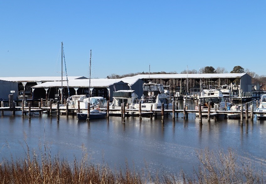 More Photos Of 277 Harbor View Cir, Colonial Beach Marina For Sale