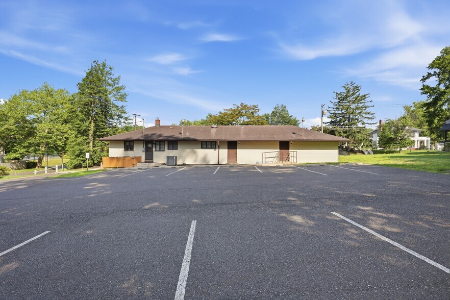 More Photos Of 222 Gibbsboro Rd, Clementon Office For Sale