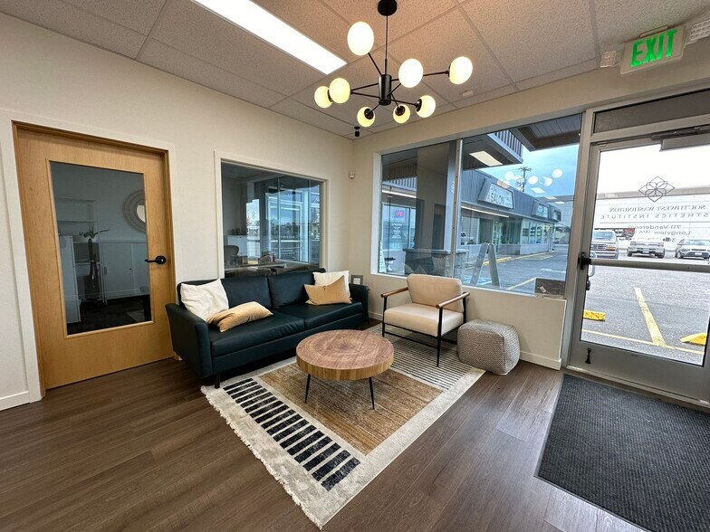 More Photos Of 711 Vandercook Way, Longview Storefront For Lease