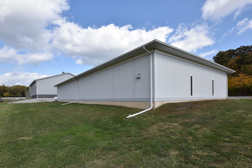 More Photos Of 1200 S Hartshorn Rd, Lakeside Marblehead Warehouse For Sale