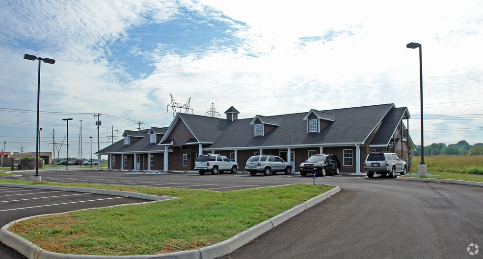 More Photos Of 847 Turner St, Maryville Office For Lease