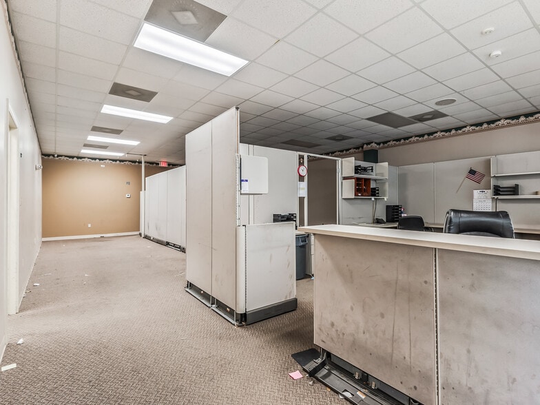 More Photos Of 2016 N Point Blvd, Tallahassee Office For Sale