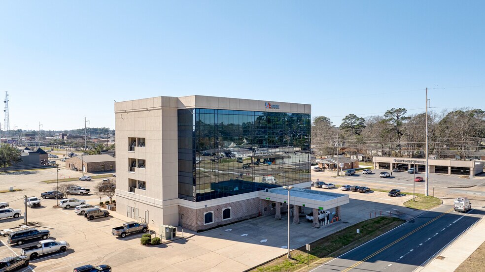 More Photos Of 2500 N 7th St, West Monroe Office For Lease