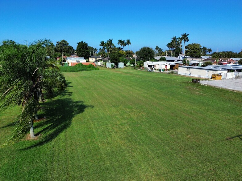 More Photos Of 181 Rardin Ave, Pahokee Storefront For Sale