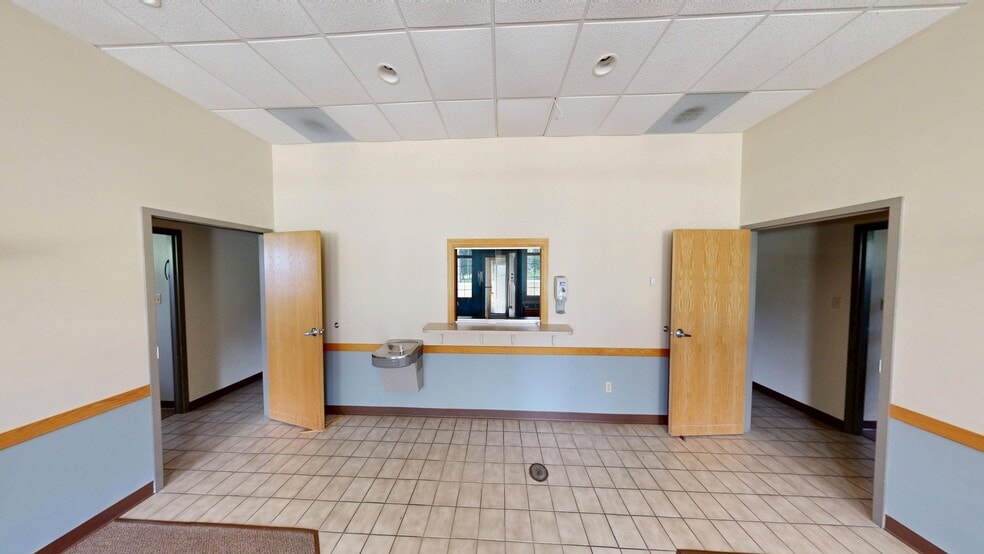 More Photos Of 824 N Huntington Ave, Warren Medical For Sale