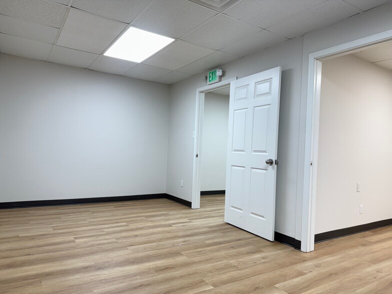 More Photos Of 413 N Walnut Ave, Broken Arrow Warehouse For Lease