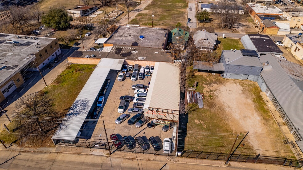 More Photos Of 1204 Powhattan St, Dallas Industrial For Sale