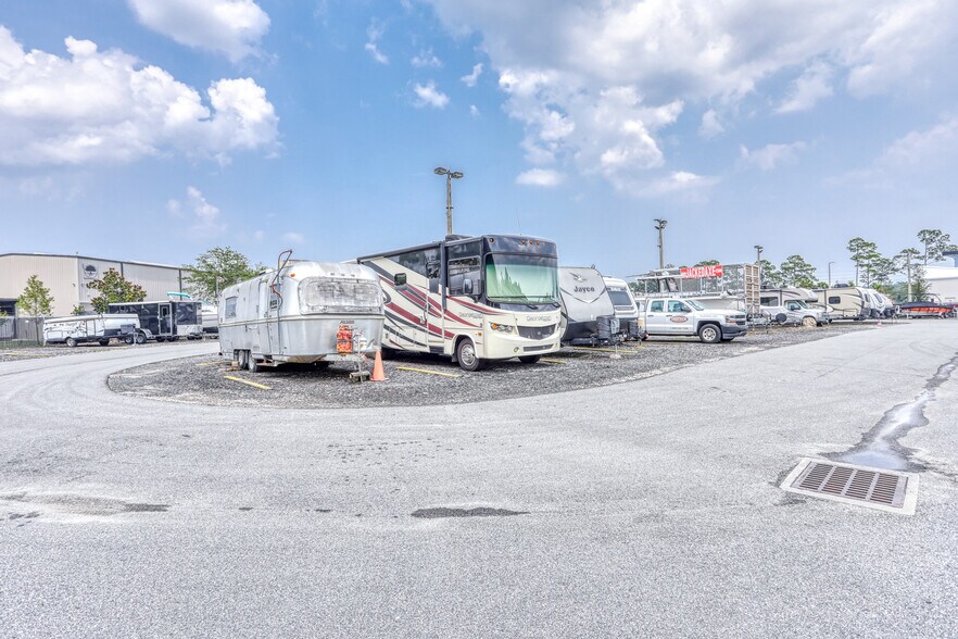 More Photos Of 109 Badger Park Dr, Saint Johns Land For Lease