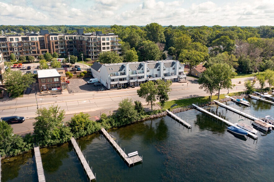 More Photos Of 4000-4016 Shoreline Dr, Spring Park, Spring Park Storefront Retail Residential For Lease