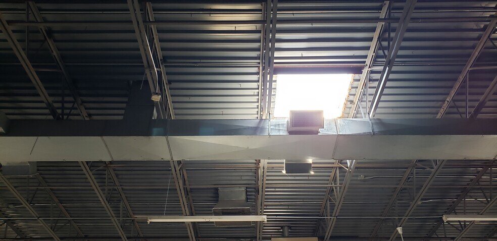 More Photos Of 134 N 10th St, Kenilworth Warehouse For Lease