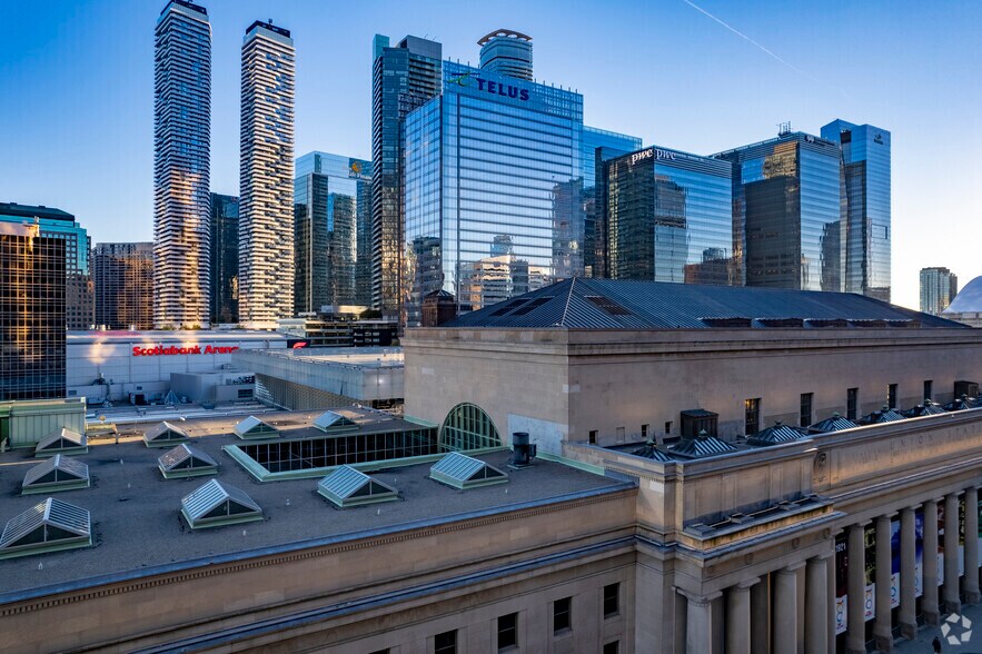 More Photos Of 25 York St, Toronto Office For Lease