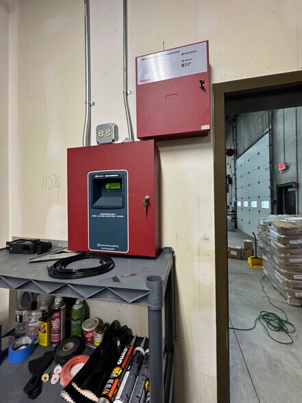 More Photos Of 572 Brewery Ln, Bourbonnais Distribution For Sale