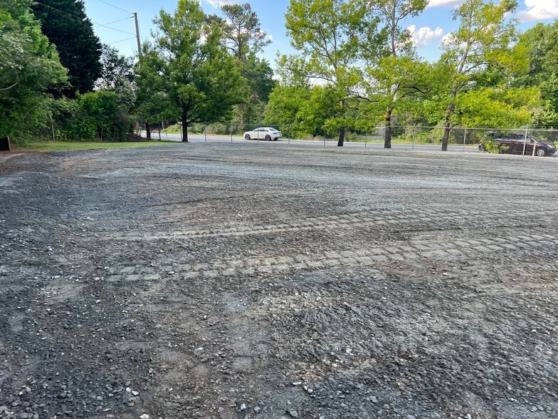 More Photos Of 1675 NW Old 41 Hwy, Marietta Service For Lease