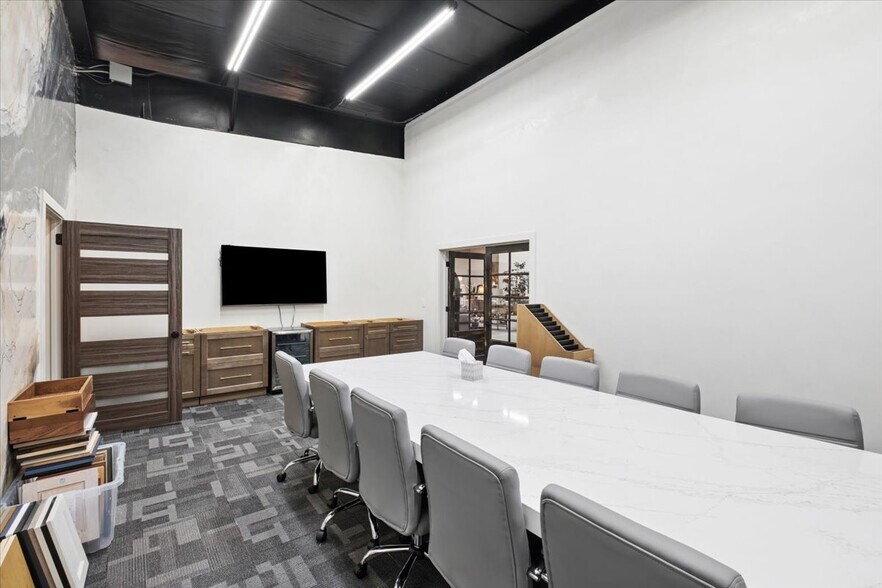 More Photos Of 20 2nd Ave E, Kalispell Office For Sale