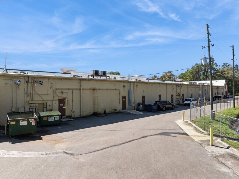 More Photos Of 949-999 W State Road 434, Longwood General Retail For Lease