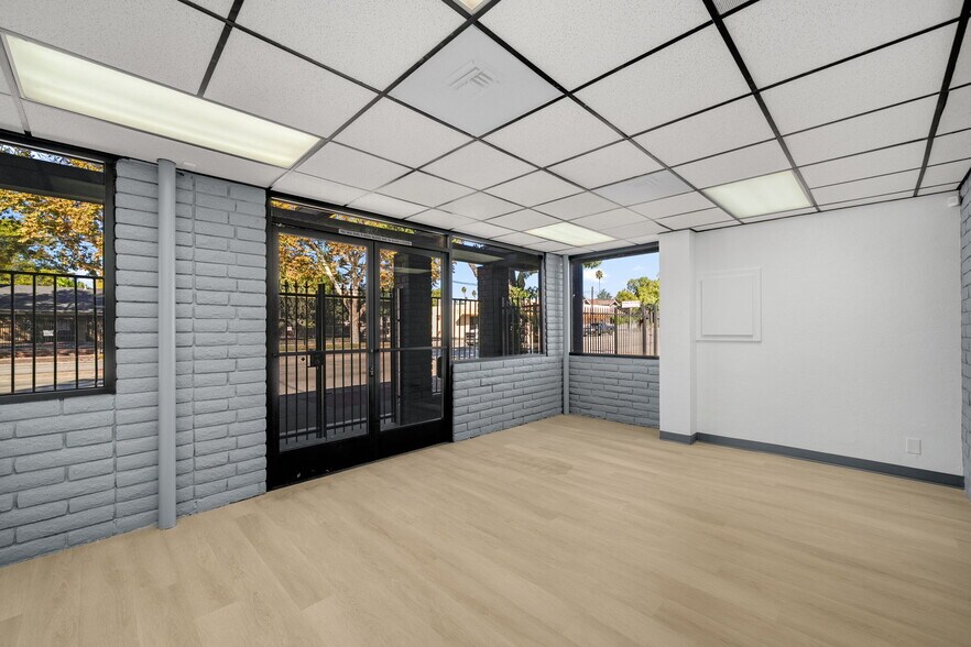More Photos Of 570 N Towne Ave, Pomona Storefront Retail Office For Sale