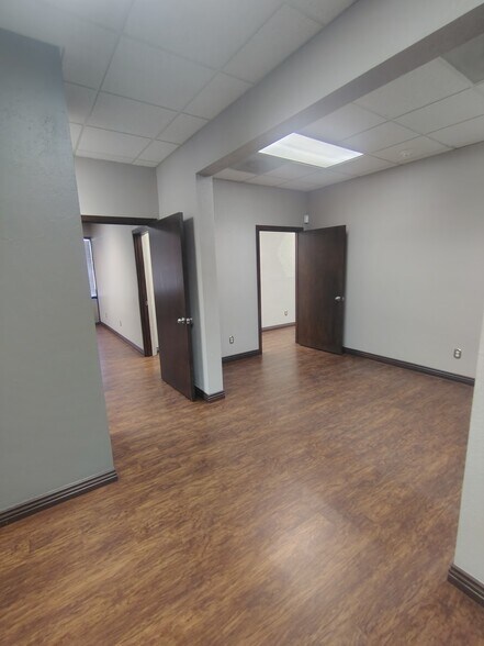 More Photos Of 145 E University Dr, Mesa Office For Lease