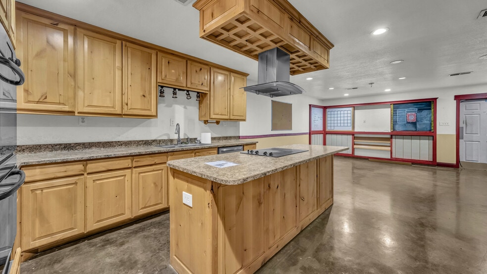 More Photos Of 221 Judd St, Weatherford Flex For Sale