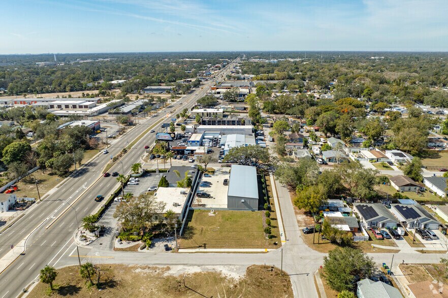 More Photos Of 9203 N 19th St, Tampa Light Distribution For Lease