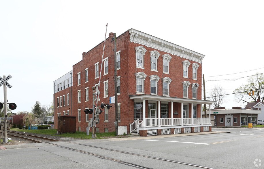 More Photos Of 30 Bridge St, New Milford Storefront Retail Office For Lease