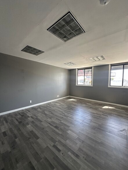 More Photos Of 650-660 E Manchester Blvd, Inglewood Storefront Retail Office For Lease