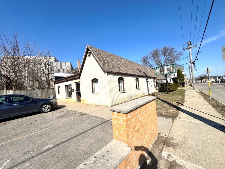 More Photos Of 1118 S Park St, Madison Office For Lease