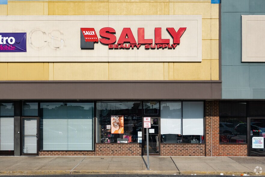 More Photos Of 330-424 W Oregon Ave, Philadelphia Unknown For Lease