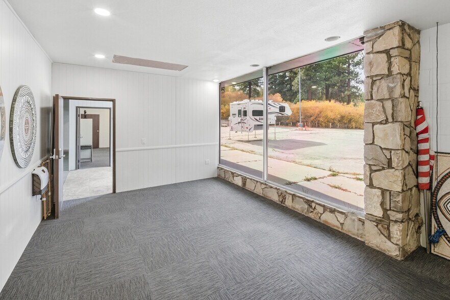 More Photos Of 735 Stocker Rd, Big Bear Lake Storefront Retail Office For Sale