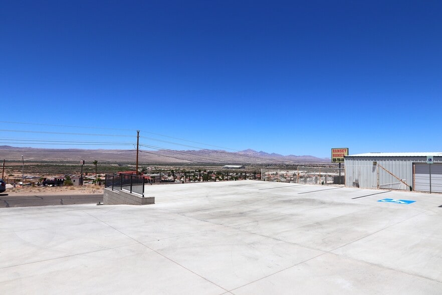 More Photos Of 3942 Frontage rd, Bullhead City Warehouse For Sale