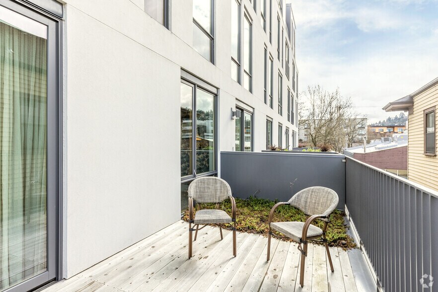 More Photos Of 1905 NW 23rd Ave, Portland Apartments For Lease