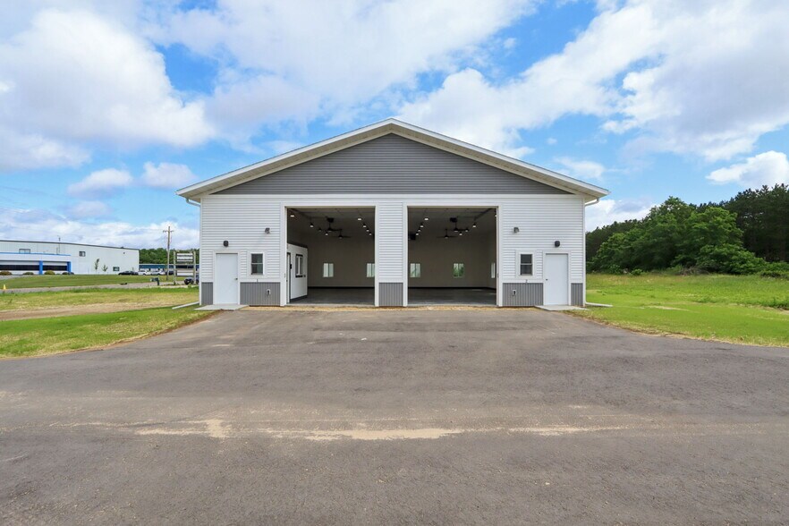 More Photos Of 407 Wengel dr, Reedsburg Light Manufacturing For Sale